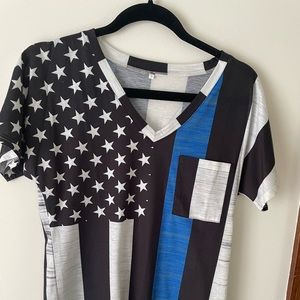 Patriotic tshirt supporting the police. Size small